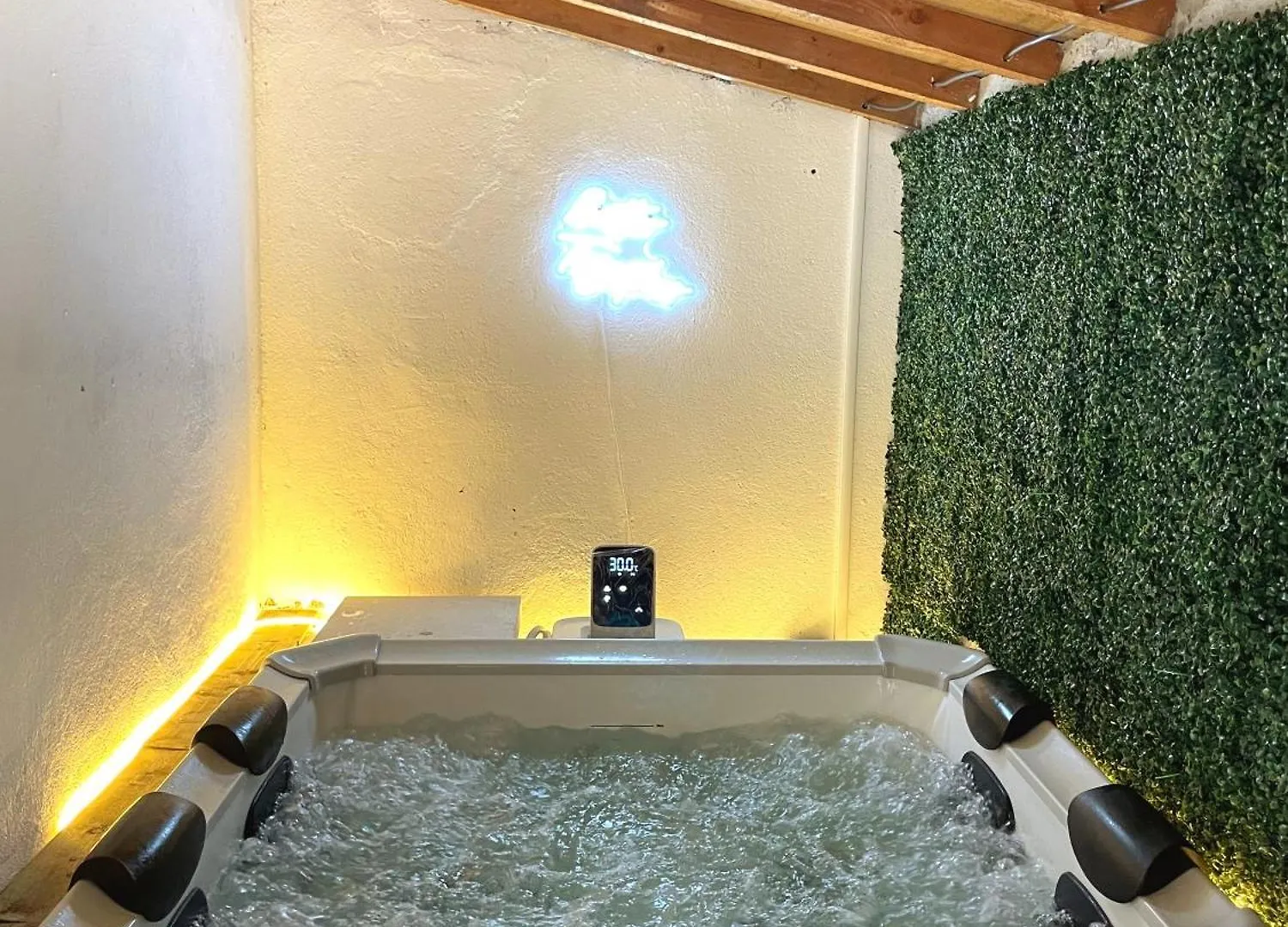 Loft Spa, Cour Arriere Privee Labruguière 0*,